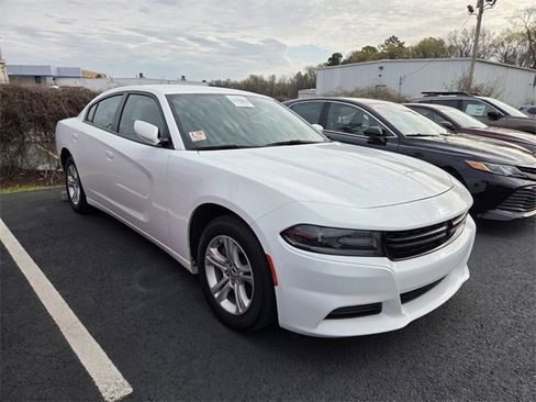 Used 2021 Dodge Charger SXT w/ Leather Interior Group image 3