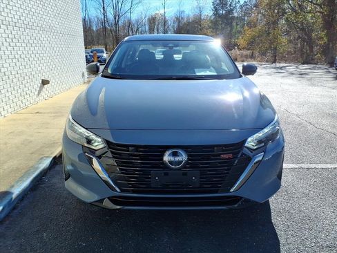 Used 2024 Nissan Sentra SR w/ SR Premium Package image 2