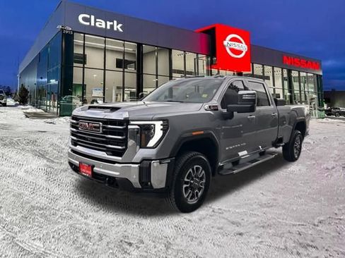 Used 2025 GMC Sierra 3500 SLT w/ SLT Premium Package image 3