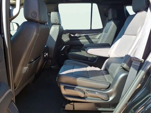 Used 2024 GMC Yukon Denali AWD/4WD image 22