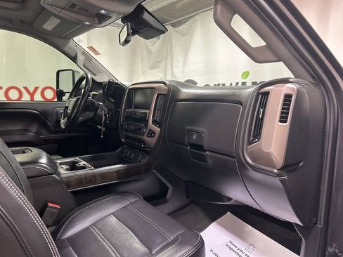 Used 2016 GMC Sierra 2500 Denali w/ Duramax Plus Package image 12