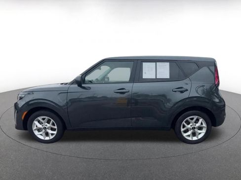 Used 2025 Kia Soul LX w/ LX Technology Package FWD image 8