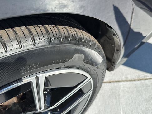 Certified 2023 BMW 740i w/ Parking Assistance Package image 33