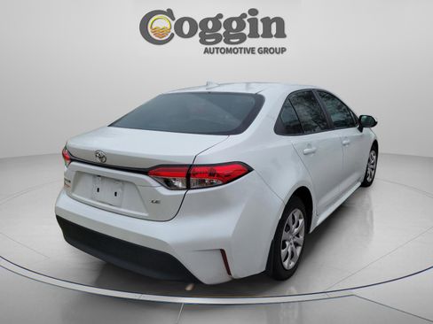 Used 2025 Toyota Corolla LE image 6