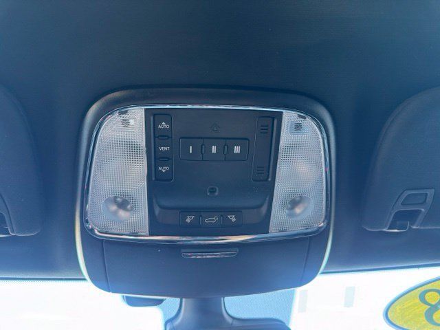 Used 2018 Dodge Durango R/T w/ Technology Group AWD/4WD image 31