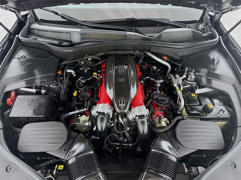 Used 2022 Maserati Levante Trofeo image 30