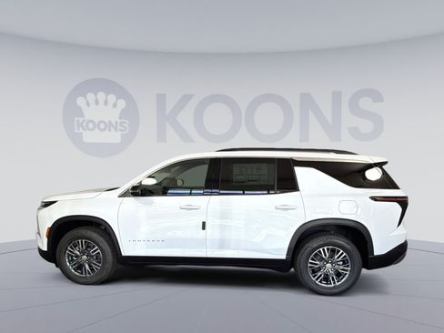 New 2026 Chevrolet Traverse LT FWD image 2