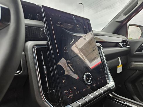 New 2026 GMC Yukon Elevation AWD/4WD image 15