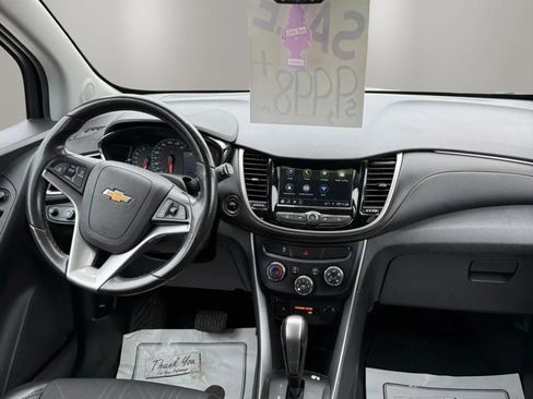 Used 2019 Chevrolet Trax LT w/ Driver Confidence Package FWD image 12