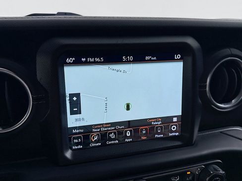 Used 2020 Jeep Wrangler Unlimited Sahara image 40