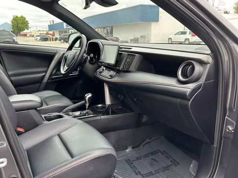 Used 2018 Toyota RAV4 SE w/ Power Extra Value Package AWD/4WD image 17