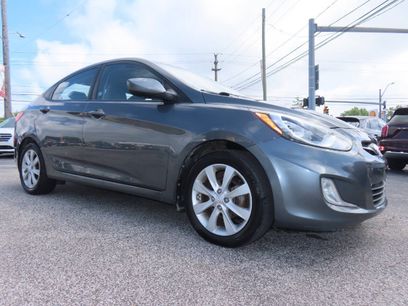 Used 2013 Hyundai Accent GLS w/ Premium Pkg