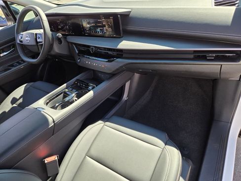 Used 2025 Nissan Murano SV image 21