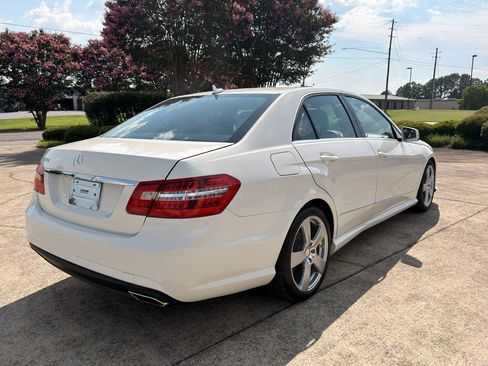 Used 2010 Mercedes-Benz E 350 Sedan image 3