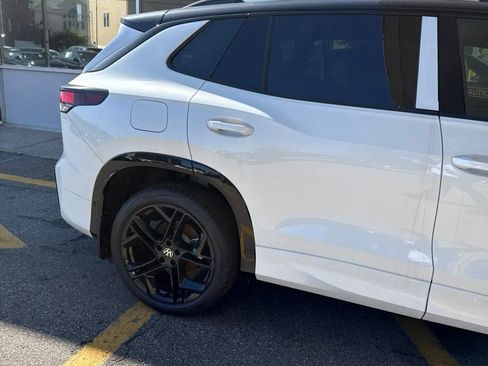 New 2026 Volkswagen Tiguan SE R-Line AWD/4WD image 7