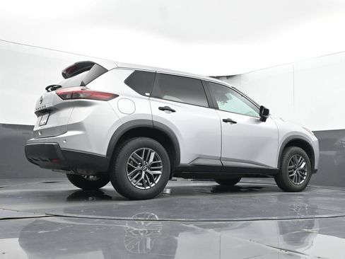 Used 2024 Nissan Rogue S FWD image 43
