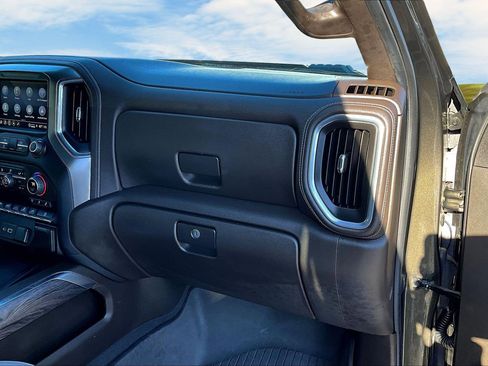 Used 2022 Chevrolet Silverado 3500 LTZ w/ LTZ Plus Package image 18