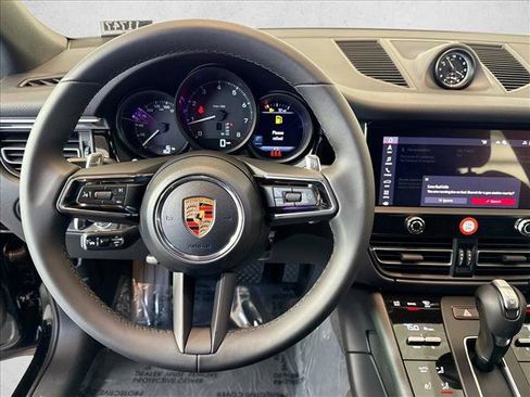 Certified 2026 Porsche Macan AWD/4WD image 13