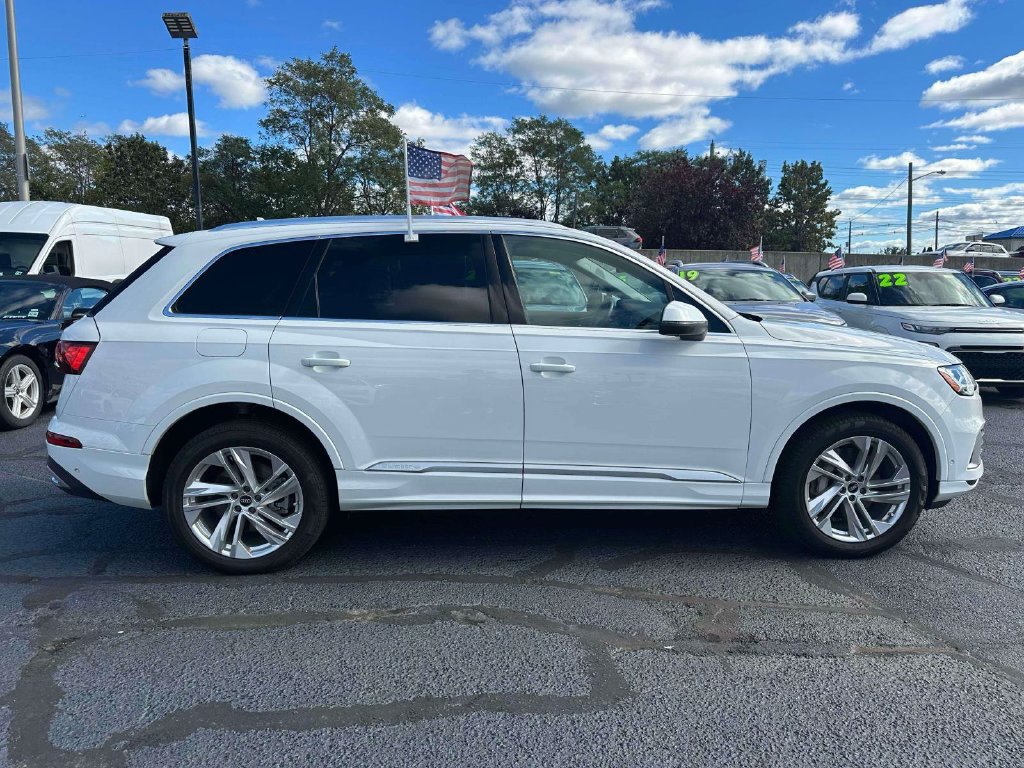 Used 2022 Audi Q7 3.0T Premium Plus w/ Premium Plus Package AWD/4WD image 4