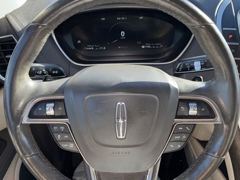 Used 2019 Lincoln Nautilus Reserve FWD image 18
