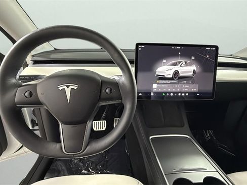 Used 2022 Tesla Model Y Performance image 27