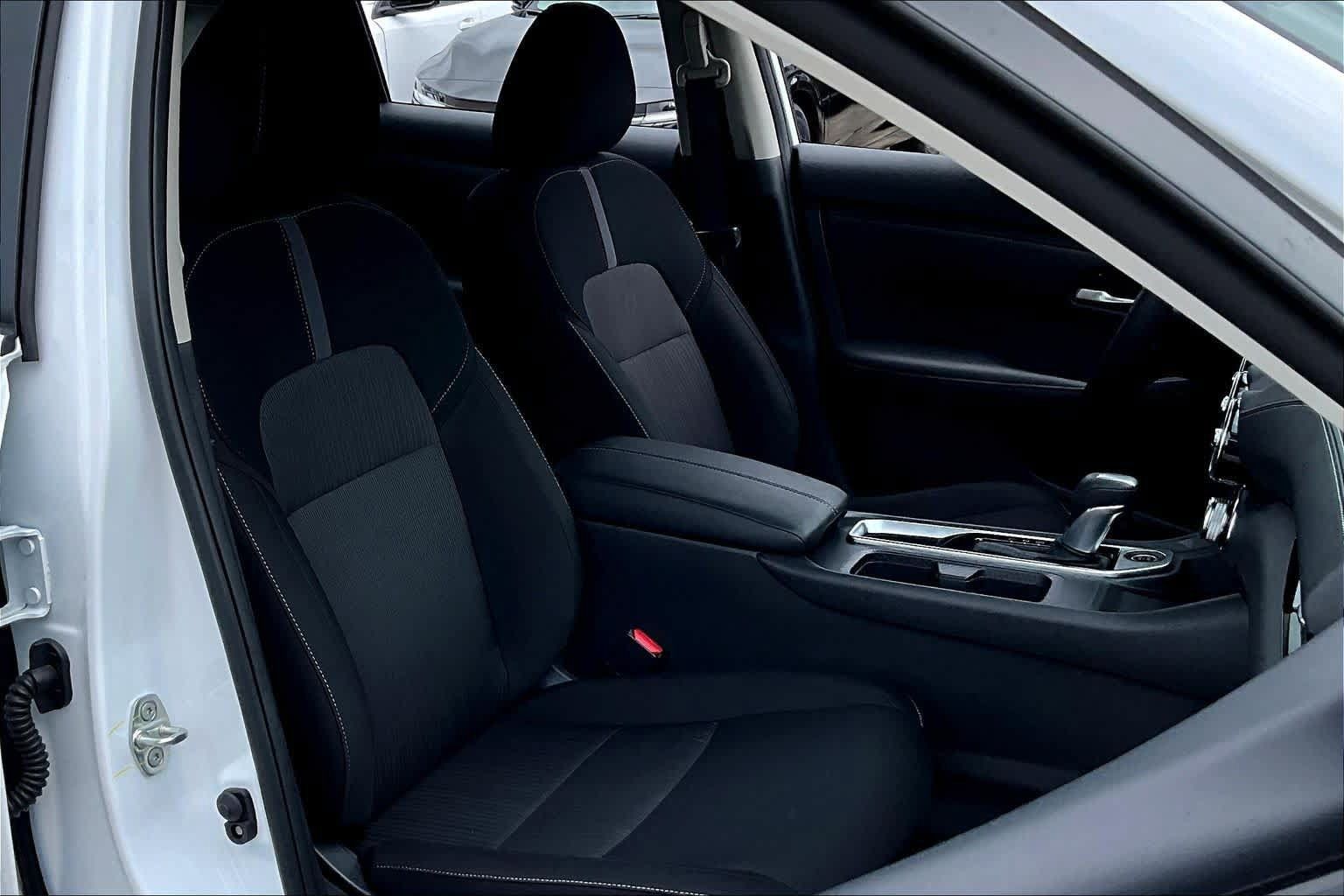 Used 2025 Nissan Sentra SV w/ Trunk Package FWD image 9