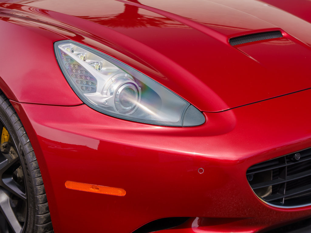 Used 2010 Ferrari California RWD image 8