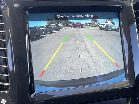 Used 2021 Jeep Cherokee Limited w/ Trailer Tow Group AWD/4WD image 13