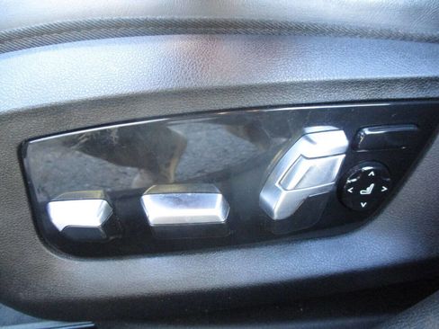 Used 2017 BMW 530i xDrive image 8