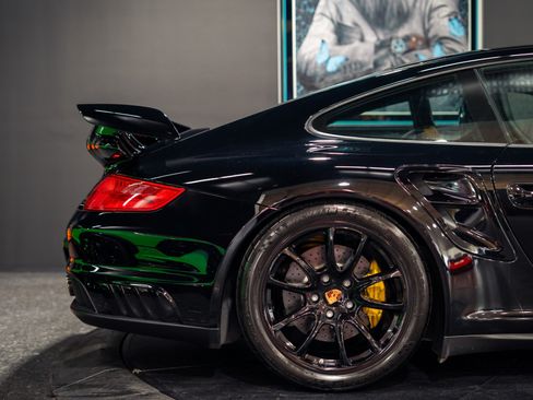 Used 2008 Porsche 911 GT2 RWD image 9