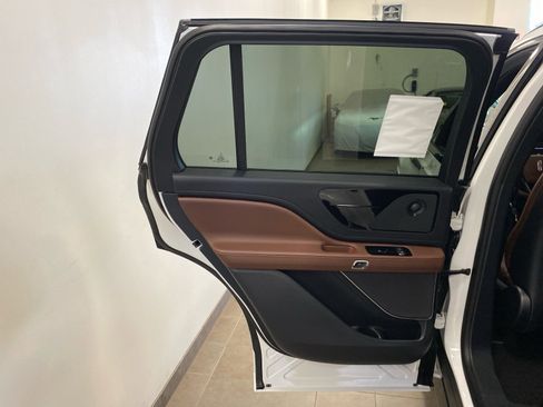 New 2026 Lincoln Aviator Reserve w/ Jet Appearance Package image 8