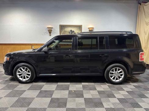 Used 2019 Ford Flex SE image 2