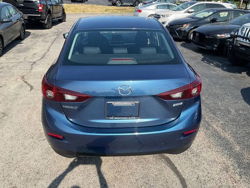 Used 2018 MAZDA MAZDA3 Sport FWD image 10