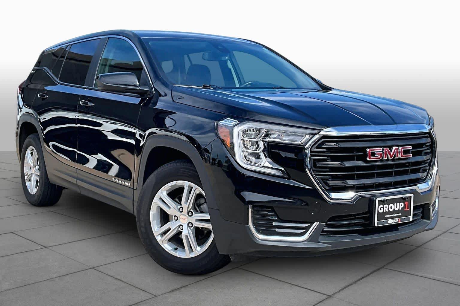 Used 2024 GMC Terrain SLE AWD/4WD image 2