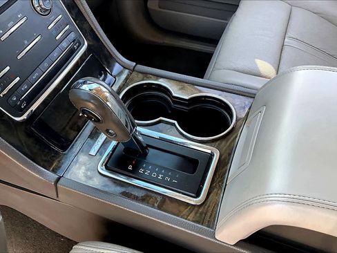 Used 2017 Lincoln Navigator Select image 15