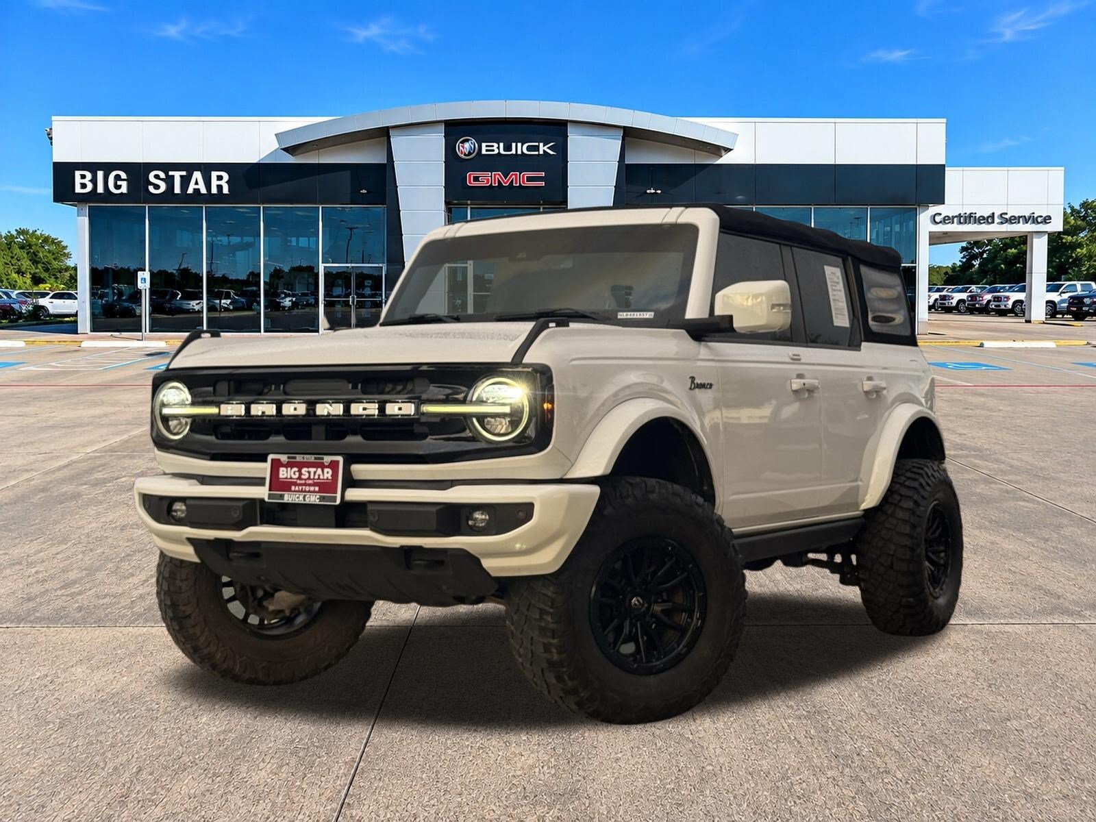 Used 2022 Ford Bronco Outer Banks AWD/4WD image 2
