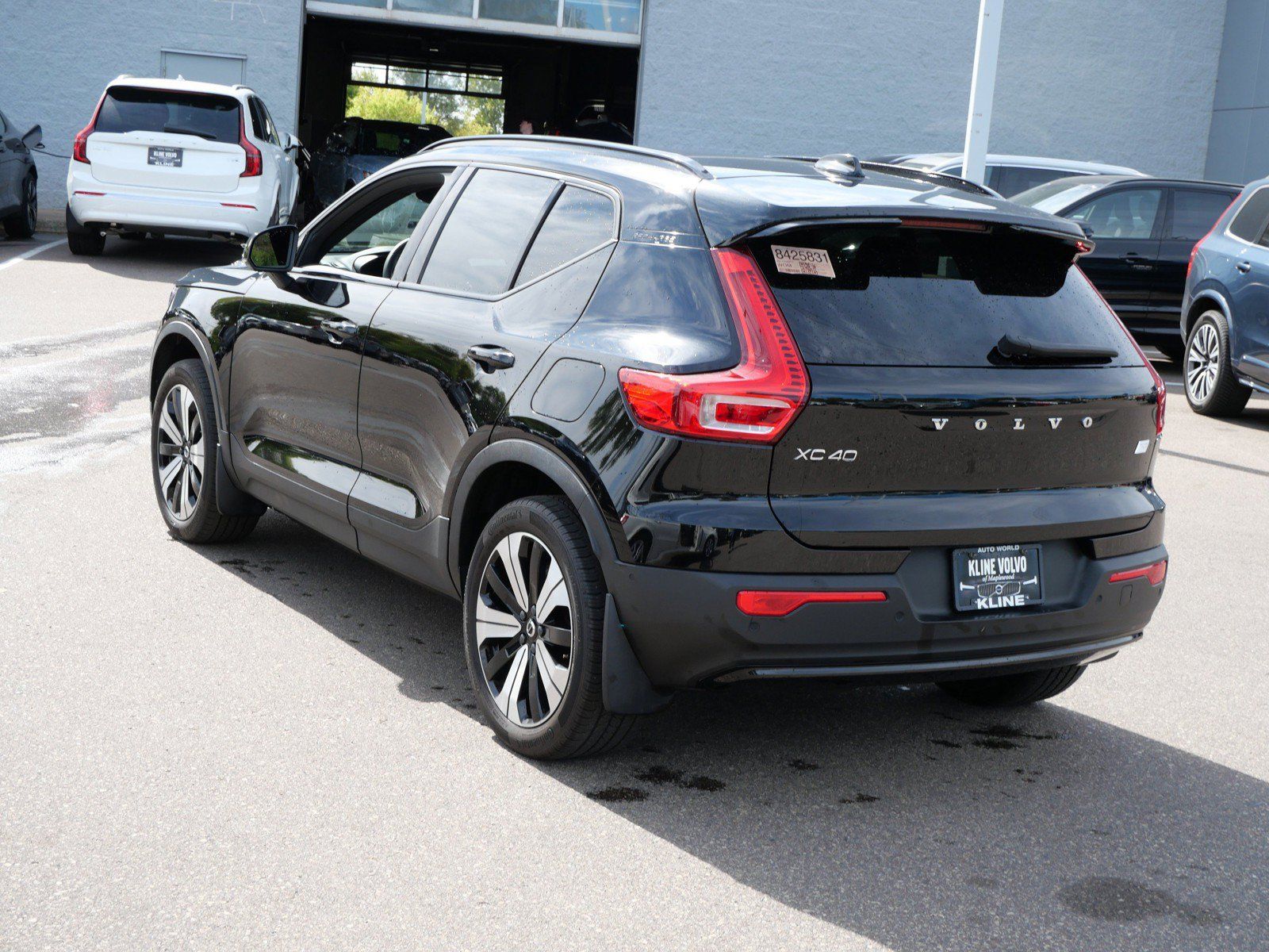 Used 2023 Volvo XC40 Recharge Plus w/ Protection Package Premier AWD/4WD image 5