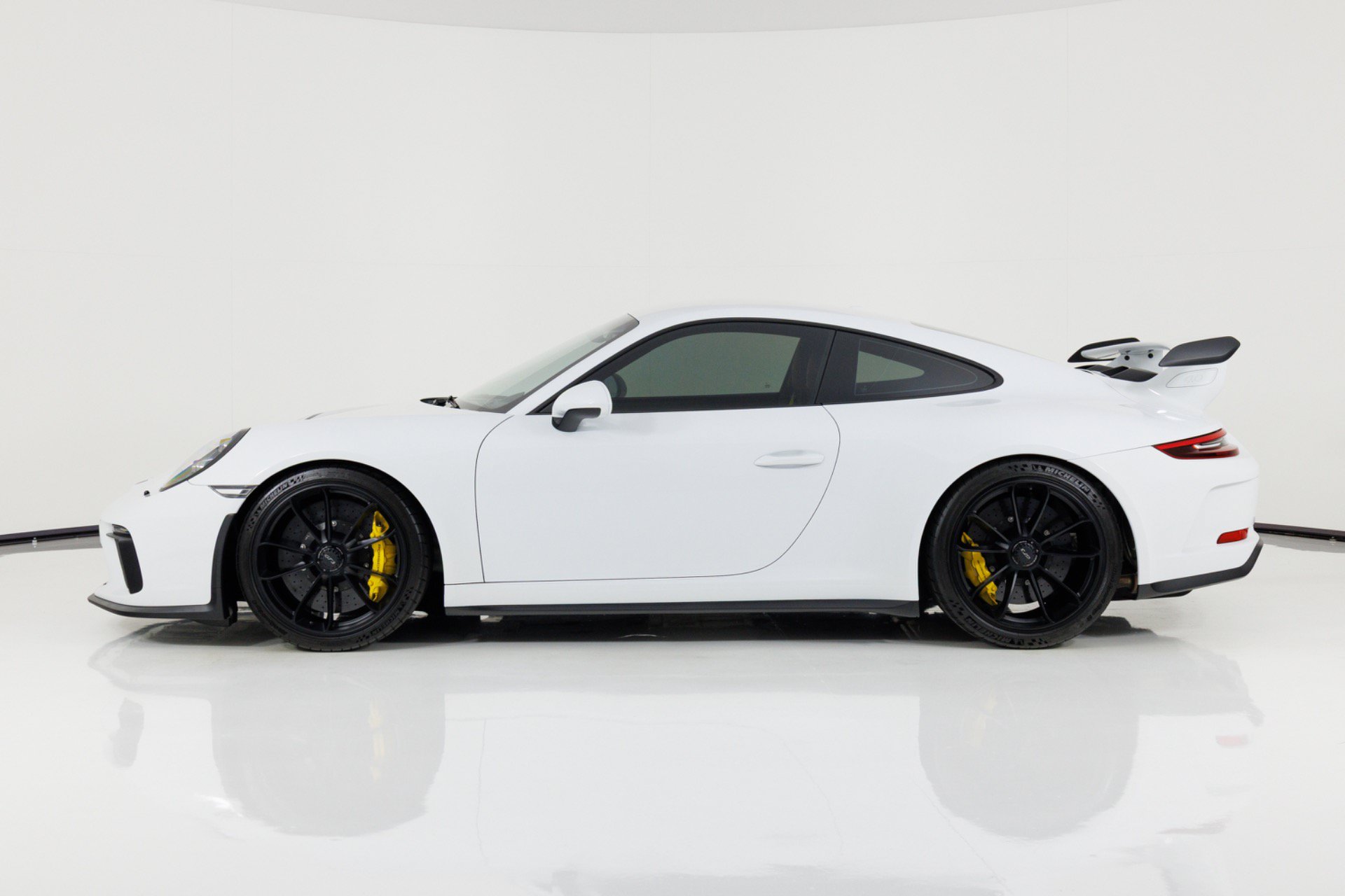 Used 2018 Porsche 911 GT3 RWD image 6