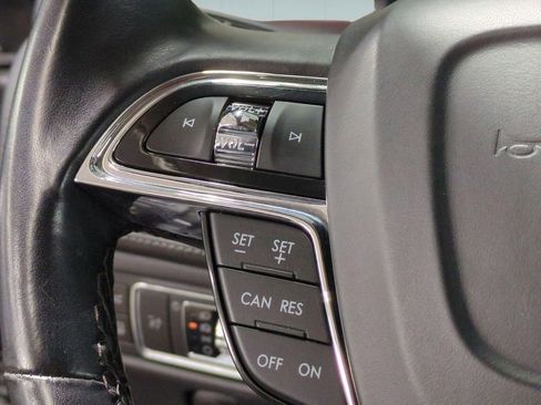 Used 2023 Lincoln Nautilus Reserve image 20