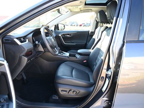 Used 2024 Toyota RAV4 Limited image 17