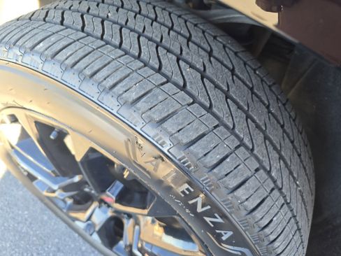 Used 2023 GMC Yukon XL Denali image 31