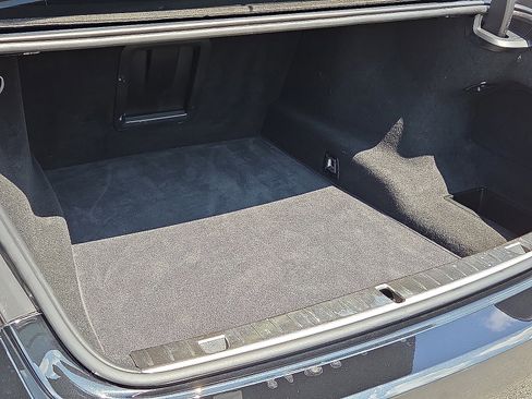 Used 2022 BMW 740i w/ M Sport Package image 8