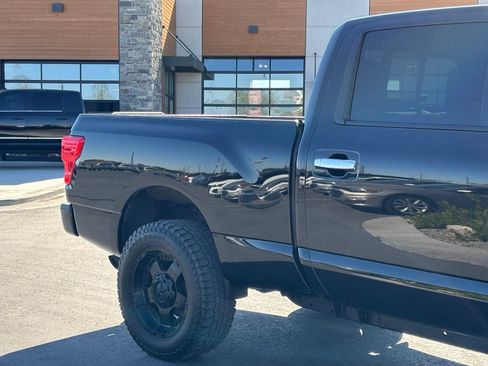 Used 2017 Nissan Titan SV AWD/4WD image 3