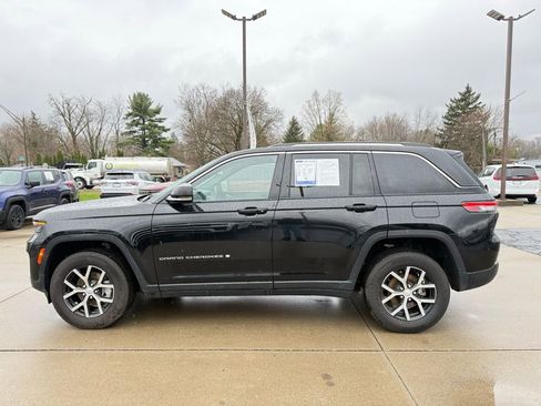 Used 2023 Jeep Grand Cherokee Limited AWD/4WD image 4