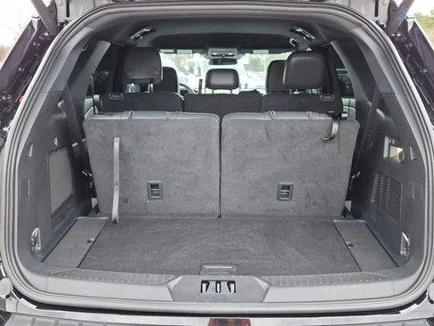 Used 2025 Ford Explorer ST-Line w/ ST-Line Street Pack image 21