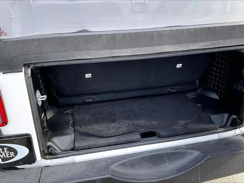 Used 2018 Jeep Wrangler Sport image 4