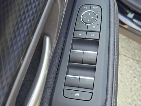 Used 2025 Toyota Grand Highlander AWD Hybrid image 22