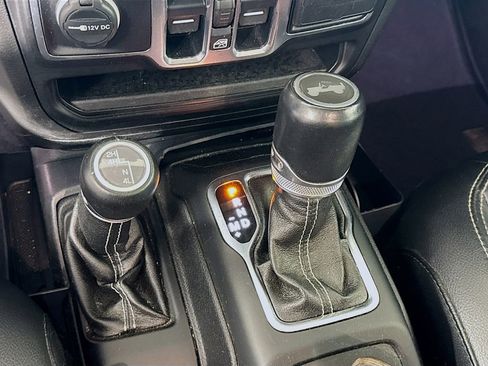 Used 2020 Jeep Wrangler Unlimited Sahara w/ Uconnect 4C Nav & Sound Group image 17