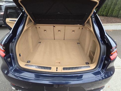 Used 2015 Porsche Macan S image 12