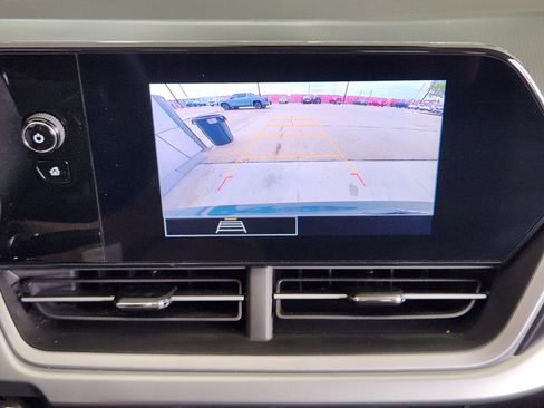 Certified 2025 Chevrolet Trax LS image 19